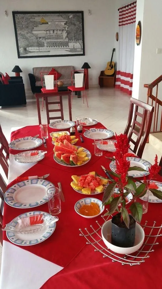 Redhill Kandy Tennekumbura Homestay